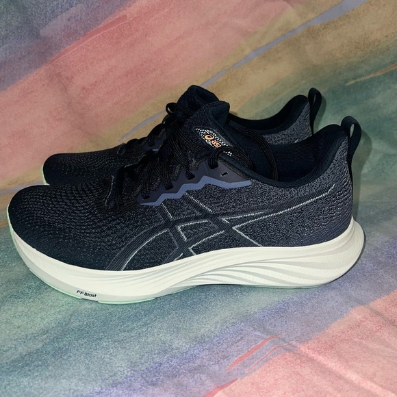 ASICS Women's Dynablast 4 Sneaker athletic running shoes size 7.5 - Picture 2 of 9